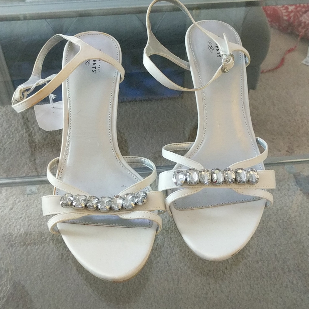 Gorgeous wedding Sandals.